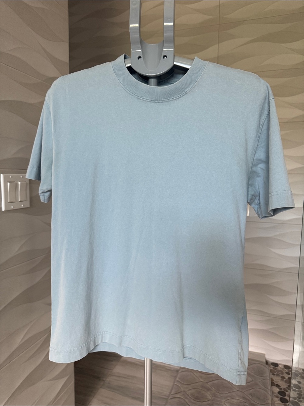 Hollister Men’s Heavy Weight Boxy Fit Tshirt Light Blue Small